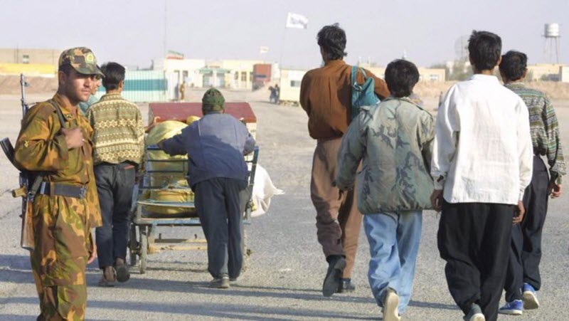 Afghan Migrants Flee Iran over Economic Crisis