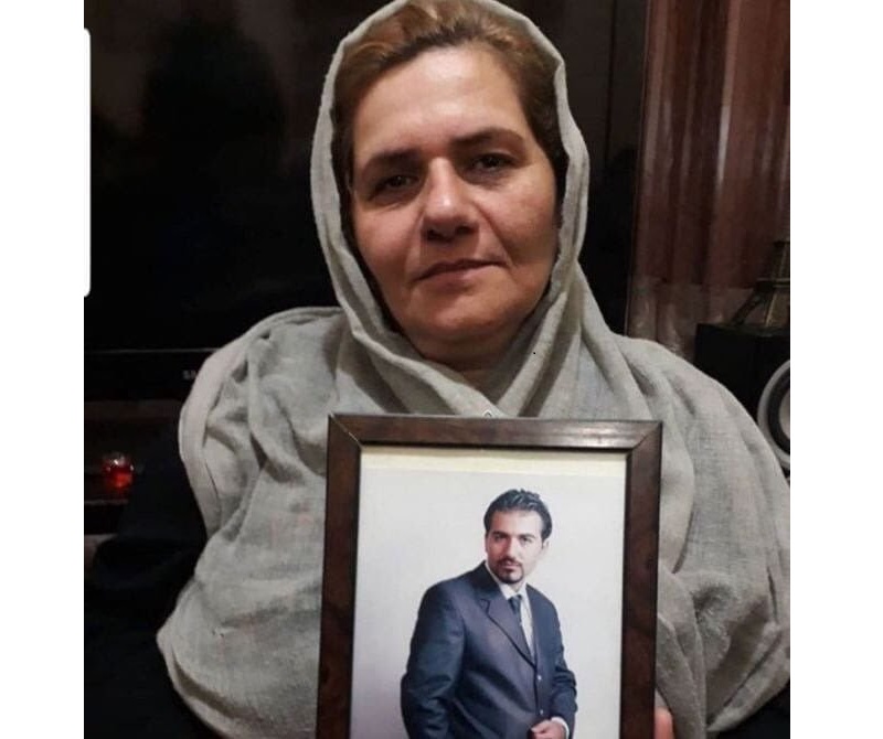 Farangis Mazloum, an Iranian woman and mother of political prisoner Sohail Arabi was arrested by suppressive forces, has health problems and her situation is very stressful