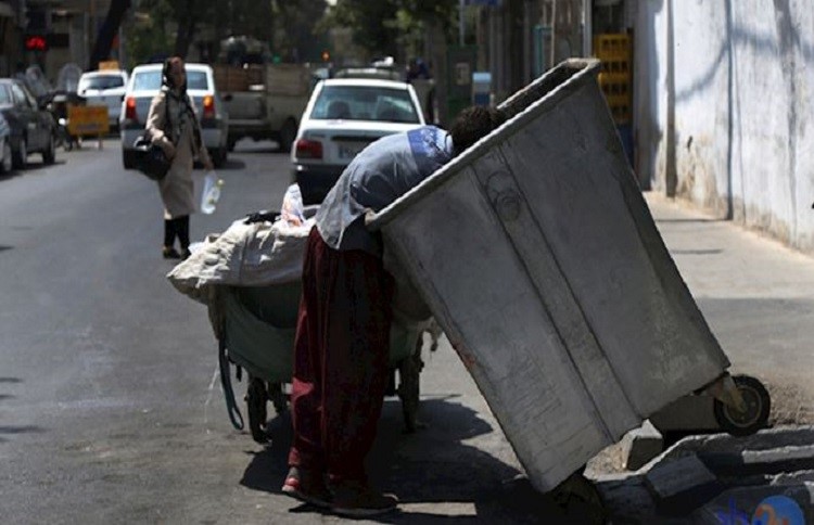 The Iranian regime's destructive policies result in the extreme poverty of the people, one of them is the garbage collectors. Sadly, most of these people are young children who are struggling to survive the deteriorating living conditions in Iran.