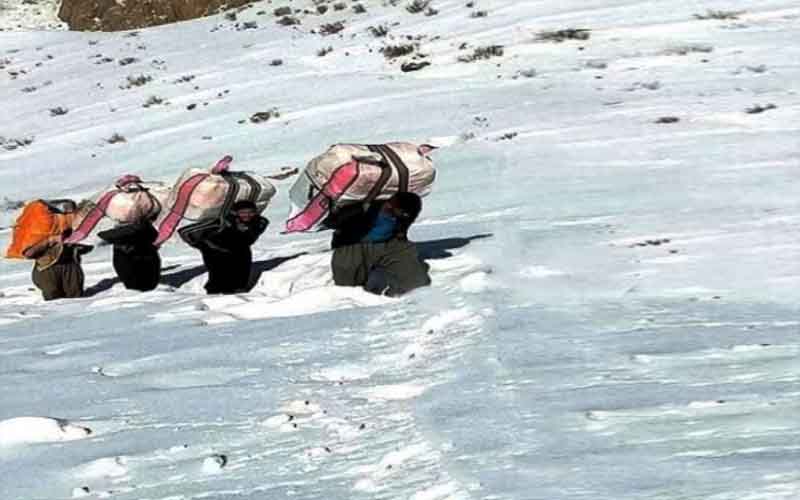 Iranian Porters 'Kolbars' Murdered by Regime Forces