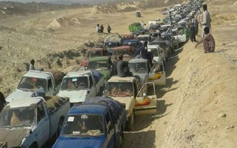 As Iranian Baluch fuel porters struggle hard to make ends meet, the IRGC intends to monopolize the gasoline trade in the border crossing areas.