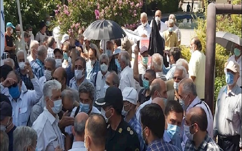Homa Airlines retirees protest in Tehran