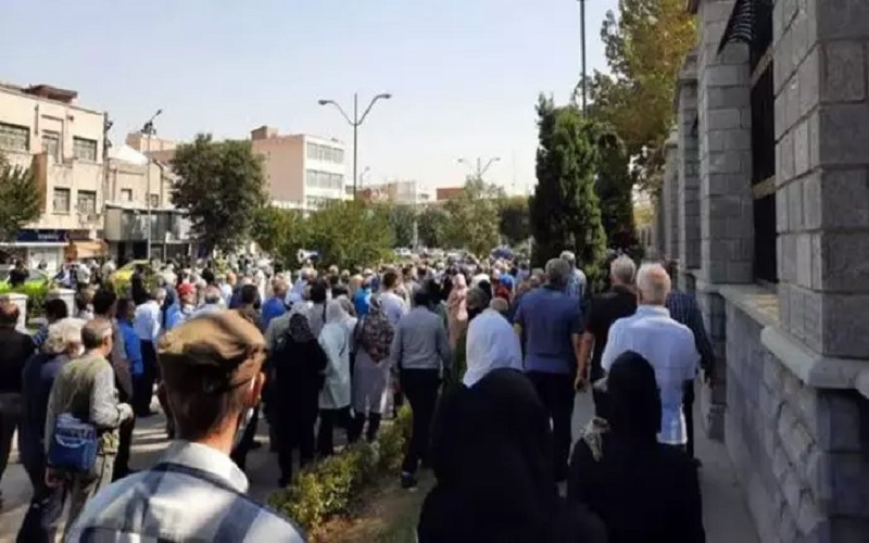 Homa pensioners and staff protest in Iran