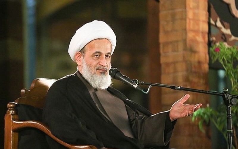 Iranian regime’s cleric Alireza Panahian, while insulting the entire nation, said that the coronavirus is a misunderstanding.