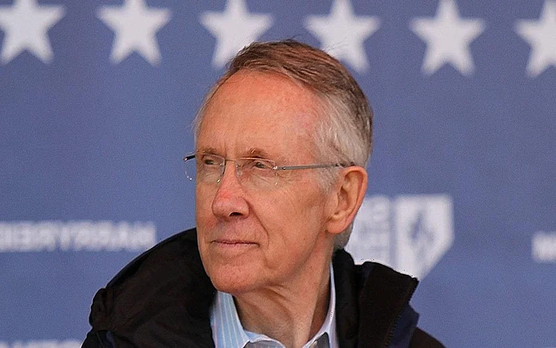 The U.S. Democratic Senator Harry Reid passed away on Tuesday, December 28, 2021. He was a distinguished lawmaker and, on many occasions, supported the Iranian people and their Resistance.