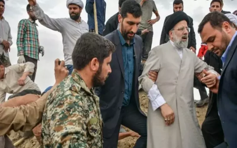Iranian regime President Ebrahim Raisi visited the regions destroyed by recent floods.