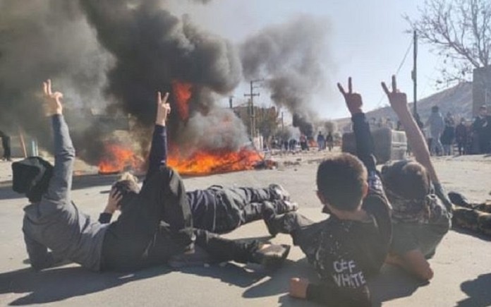 Despite the IRGC heavy attacks with armed vehicles and helicopters, Mahahbad citizens continue protests, inspiring entire Iran to rise up.