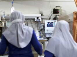 Tragic Suicides Highlight Plight of Iranian Medical Staff