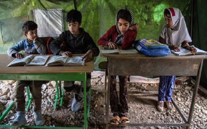 Educational Crisis in Iran: Nearly 800,000 Students Absent as New Academic Year Begins