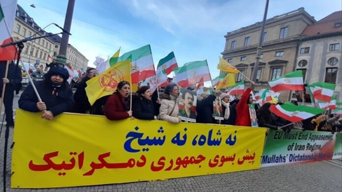 Iran’s “Zero Hour”: Between Democratic Transition and Dangerous Illusions