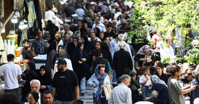 Iran’s Economic Breakdown: War Damage, Internet Blackouts, and a Collapsing Labor Market