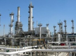Iran Slashes Oil Prices in Desperate Bid for Revenue Amid Deepening Economic Crisis