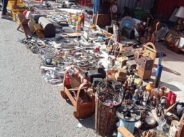 When Empty Perfume Bottles Become Assets: Iran's Second-Hand Economy Reveals a Nation in Survival Mode